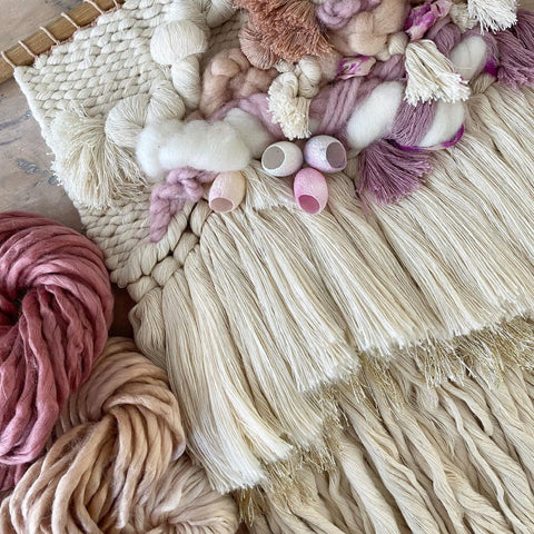 weaving_art_merino_roving_wool_yarn_loom_weaving
