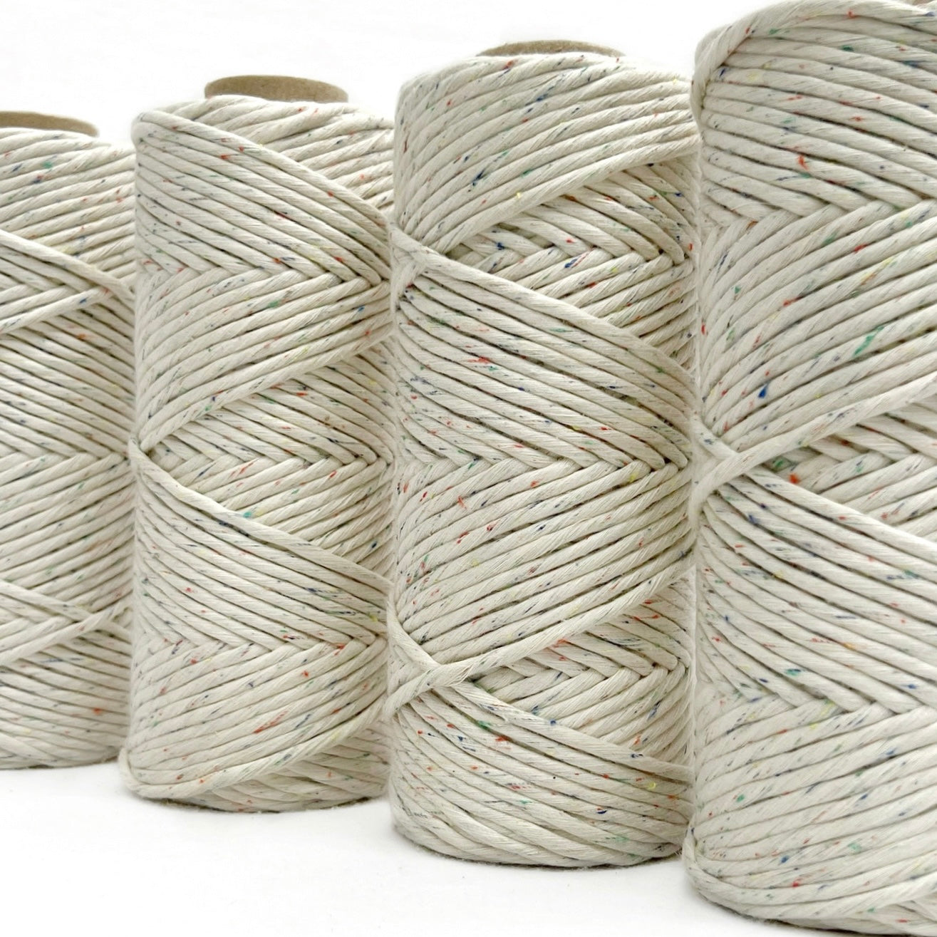 European // Speckle Macrame String