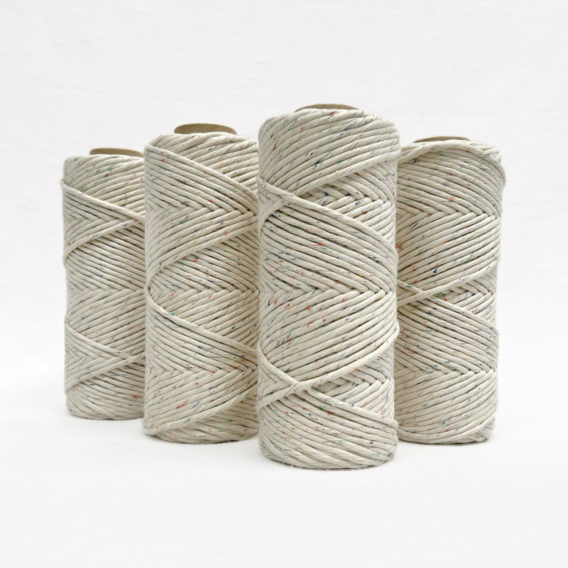 European // Speckle Macrame String