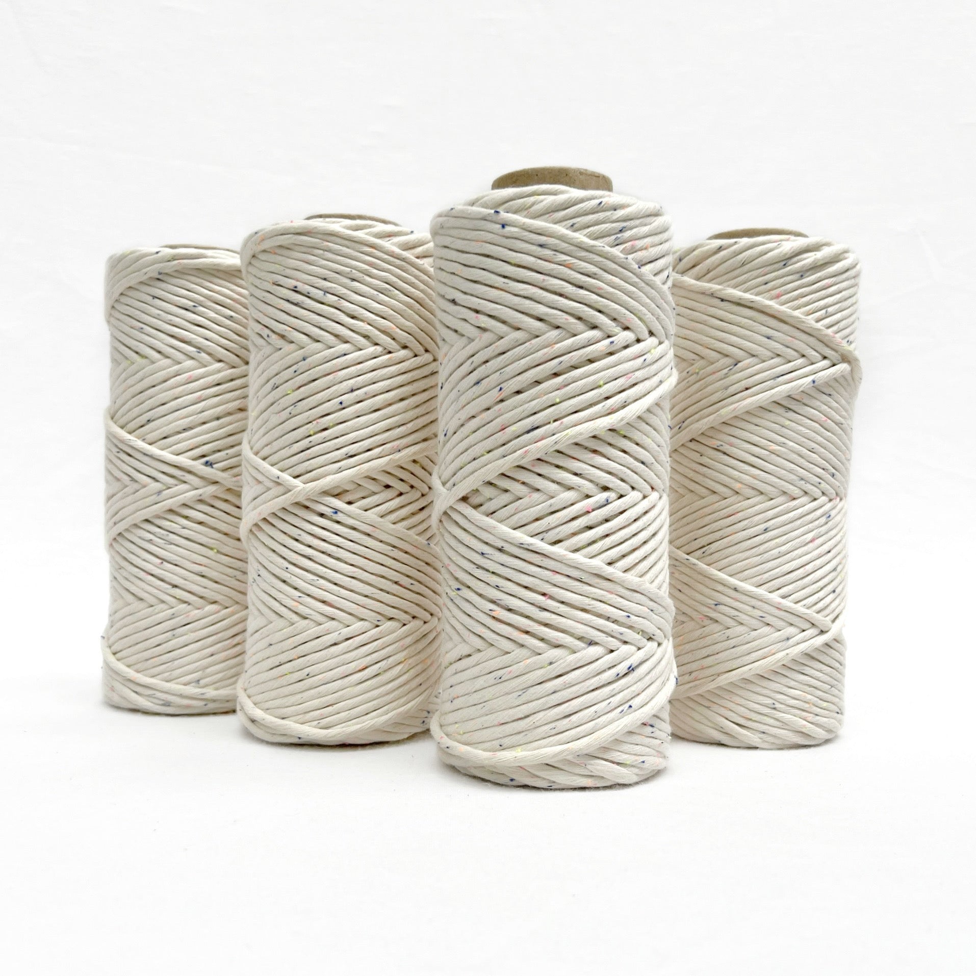 She-bang // Speckle Macrame String